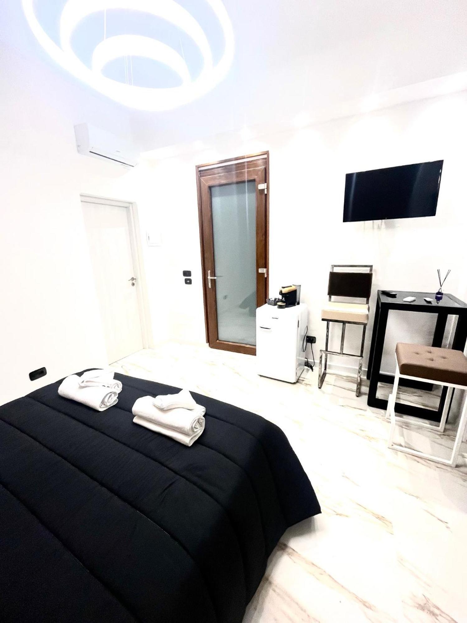Mada'S Apartment Deluxe Bari Eksteriør bilde